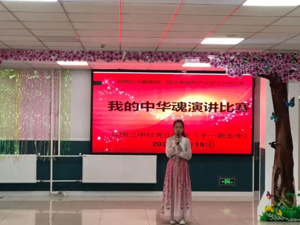 潮流春款卫衣，揭秘2024年新色彩选择！